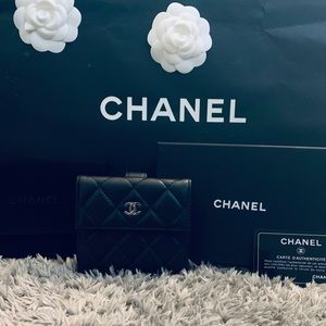 CHANEL CLASSIC SMALL FLAP WALLET